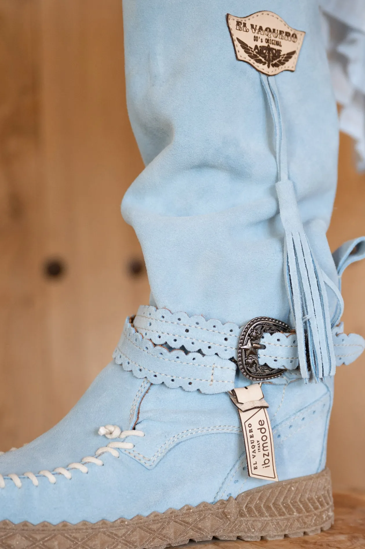 El Vaquero x IBZmode Cammy Aqua.