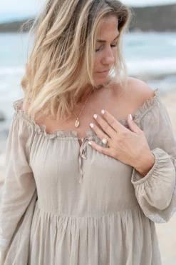 Kleid Peralta Cuenca Hell Taupe