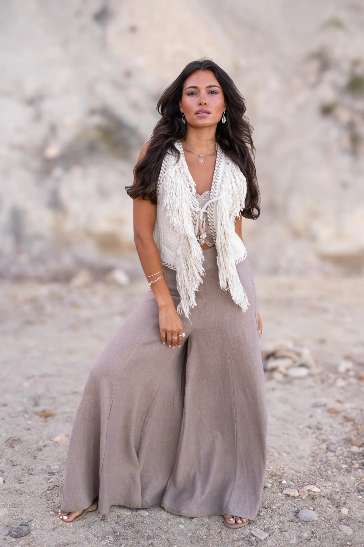 Kurze Fransenweste Esthetica Ecru