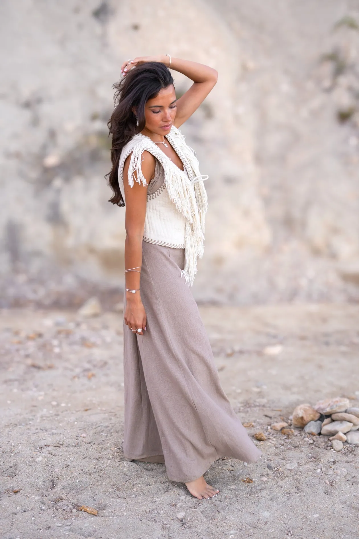 Kurze Fransenweste Esthetica Ecru