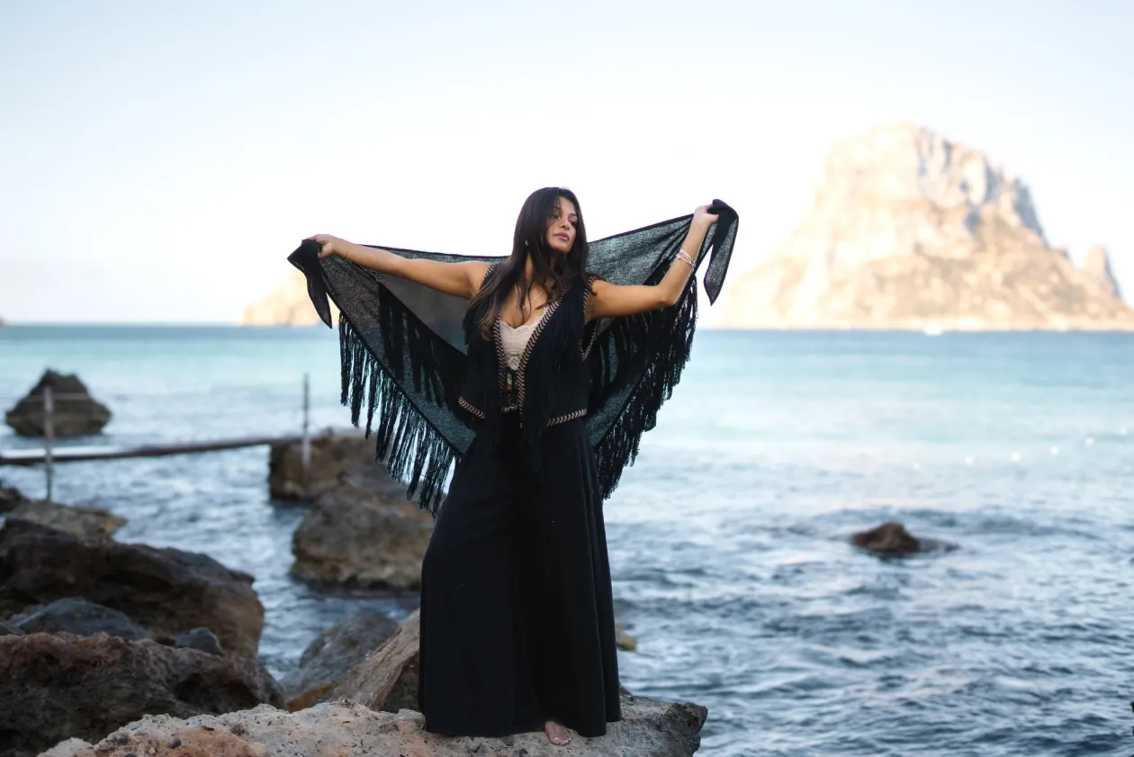 Kurze Fransenweste Esthetica Schwarz