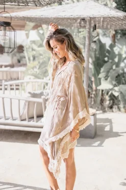 Kurzer Kimono Fransen Kyra Powder