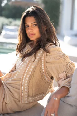 Kurzes Gilet Sierra Riqueza Light Taupe