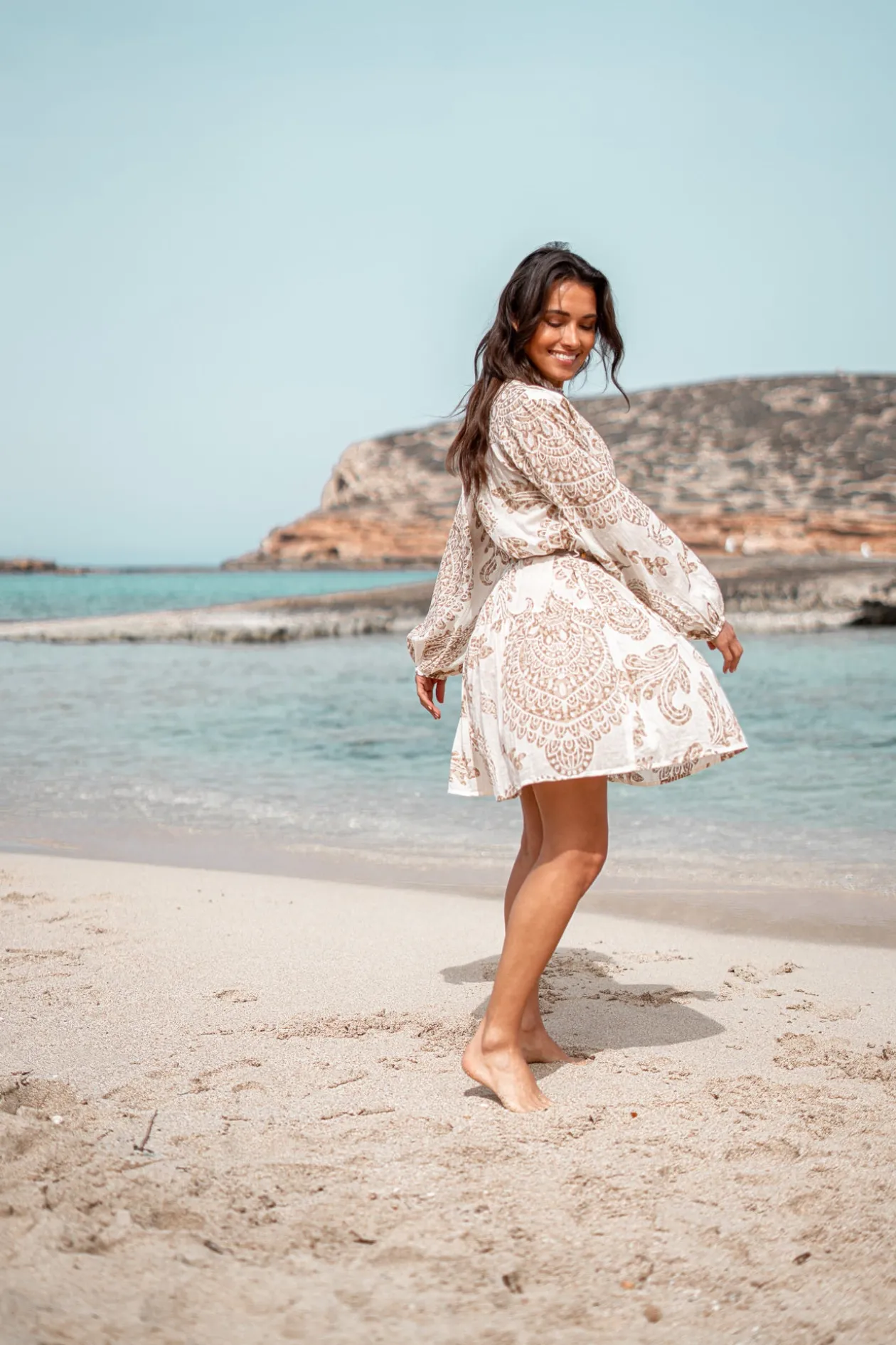 Kurzes Kleid Adella Taupe