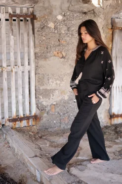 Sonrisa Schwarze Hose