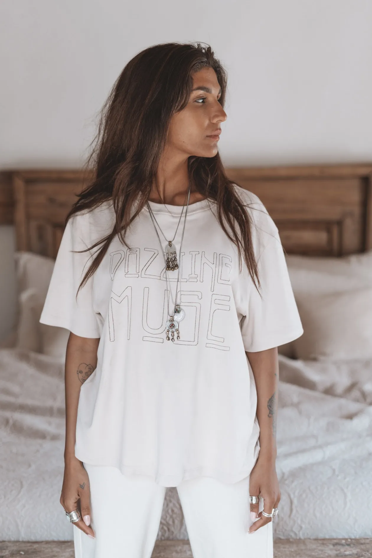 The Muse Artwork T-Shirt Hellbeige