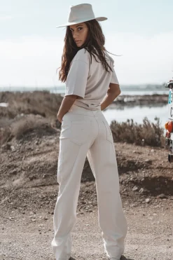 The Muse Artwork T-Shirt Hellbeige