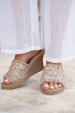 Wedge Resort Taupe